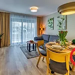 Z Basenem I Saunami Stone Hill Ii Vip Centrum By Royal Aparts شكلارسكا بوريبا