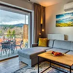 Z Basenem I Saunami Stone Hill Ii Vip Centrum By Royal Aparts * شكلارسكا بوريبا