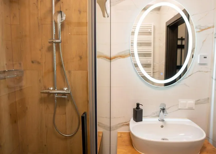 Z Basenem I Saunami Stone Hill Ii Vip Centrum By Royal Aparts * Sklářská Poruba