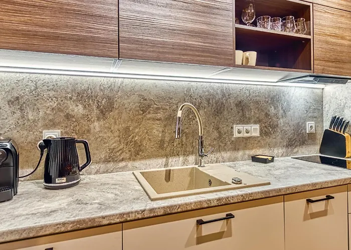 Z Basenem I Saunami Stone Hill Ii Vip Centrum By Royal Aparts Apartmán *