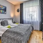 Daire Z Basenem I Saunami Stone Hill Ii Vip Centrum By Royal Aparts *