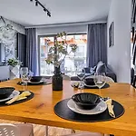 Daire Z Basenem I Saunami Stone Hill Ii Vip Centrum By Royal Aparts Szklarska Poreba