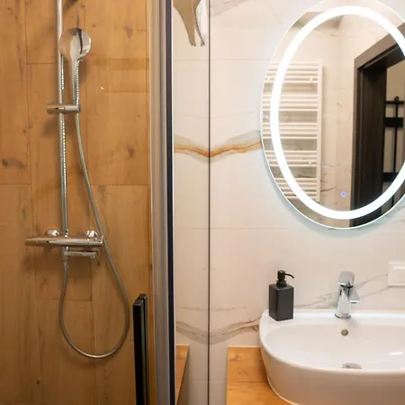 Z Basenem I Saunami Stone Hill Ii Vip Centrum By Royal Aparts * Szklarska Poreba