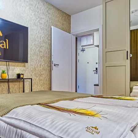 Z Basenem I Saunami Stone Hill Ii Vip Centrum By Royal Aparts Apartment