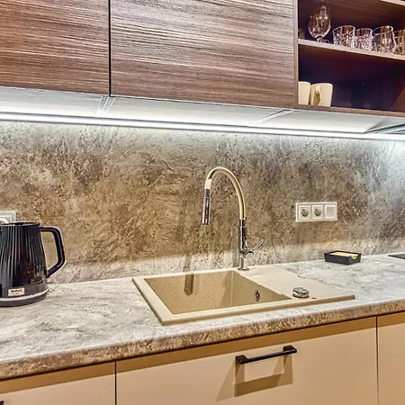 Z Basenem I Saunami Stone Hill Ii Vip Centrum By Royal Aparts Apartament *