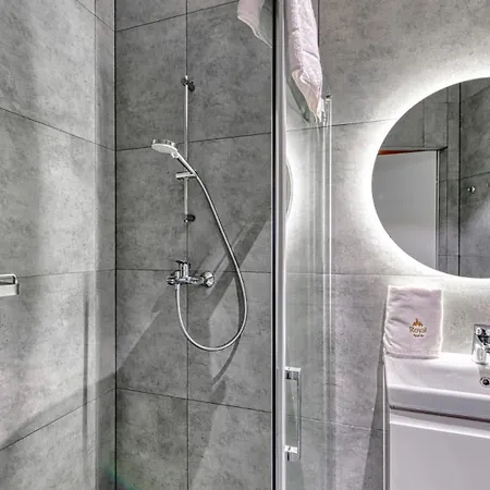 Z Basenem I Saunami Stone Hill Ii Vip Centrum By Royal Aparts *