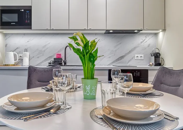 Z Basenem I Saunami Stone Hill Ii Vip Centrum By Royal Aparts